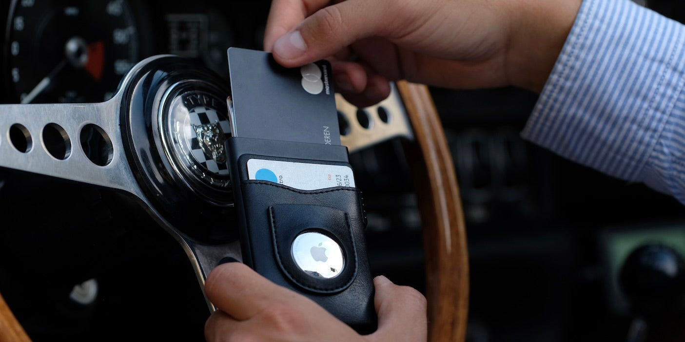 Apple Airtag Cardholder Banner Desktop